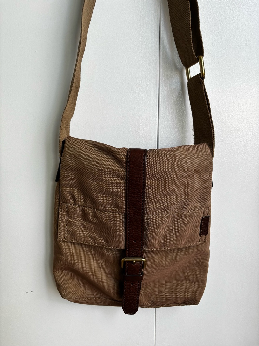 Fossil Tan Canvas Messenger Bag with Brown Leather Strap - Picture 12 of 14